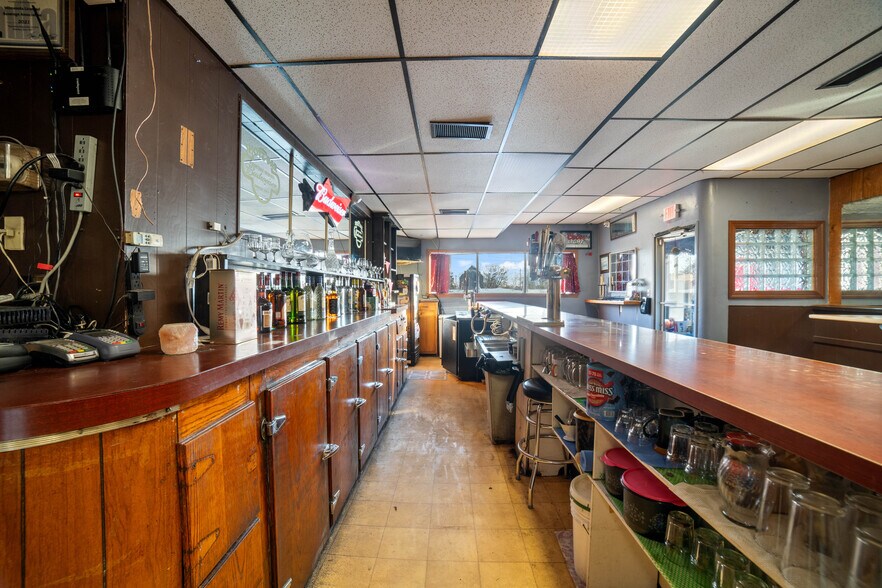 More Photos Of 1321 Commonwealth Ave, Duluth Storefront For Sale