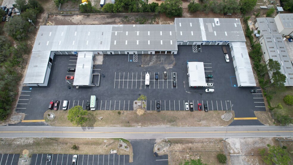 More Photos Of 13400-13499 Chambord St, Brooksville Manufacturing For Lease