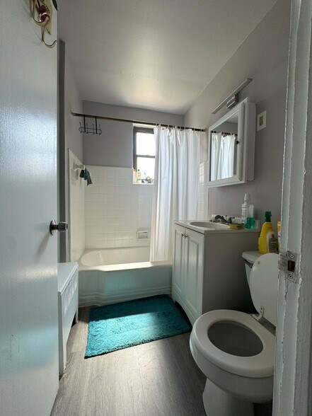 More Photos Of 7702 S Jeffery Blvd, Chicago Apartments For Sale