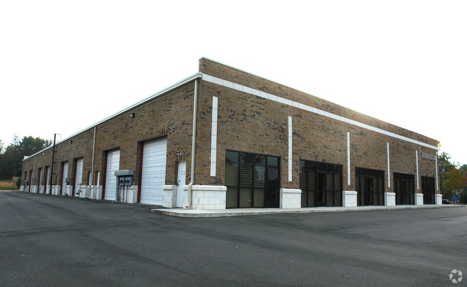 More Photos Of 1000 Van Buren Ave, Indian Trail Flex For Lease