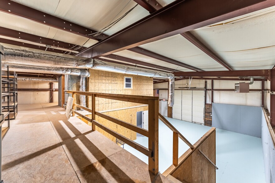 More Photos Of 160 Oldham Dr, Bella Vista Light Distribution For Sale