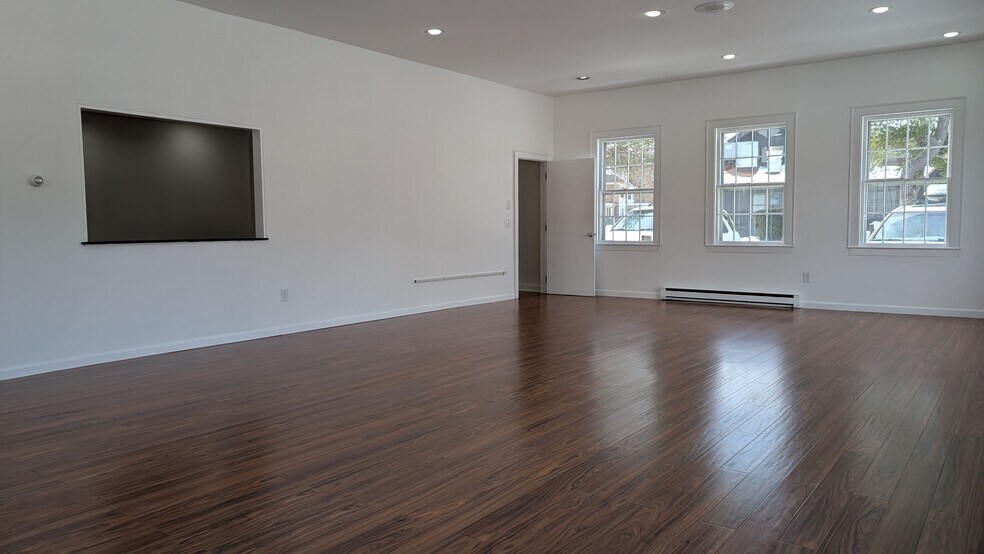 More Photos Of 24 Main St, Centerbrook Loft Creative Space For Lease