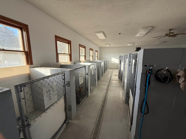 More Photos Of 44003 Road 801, Broken Bow Veterinarian Kennel For Sale