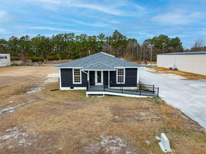 More Photos Of 3261 New Bern Hwy, Jacksonville Light Distribution For Lease