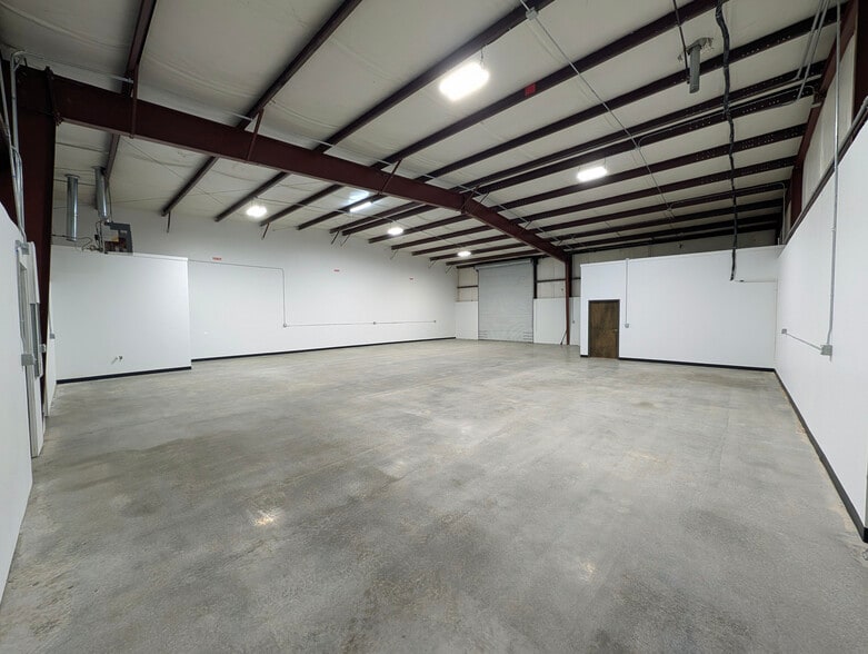 More Photos Of 300 Maltbie Industrial Dr, Lawrenceville Light Distribution For Lease