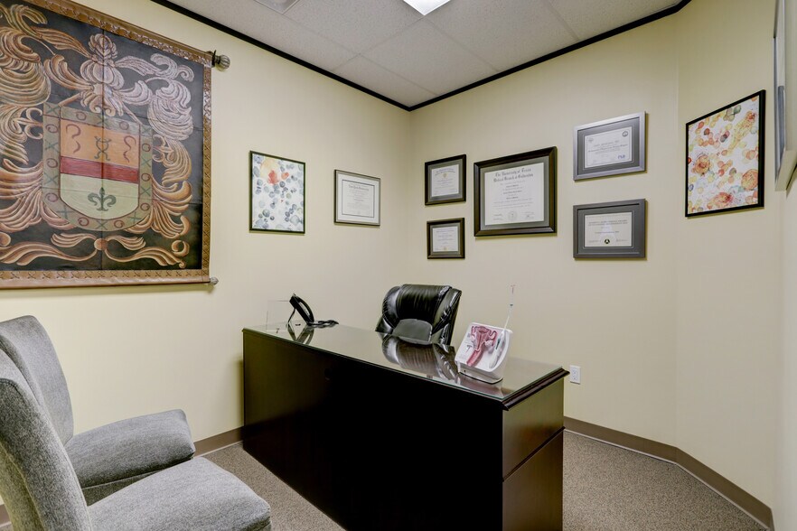 More Photos Of 19701 Kingwood Dr, Kingwood Medical For Sale