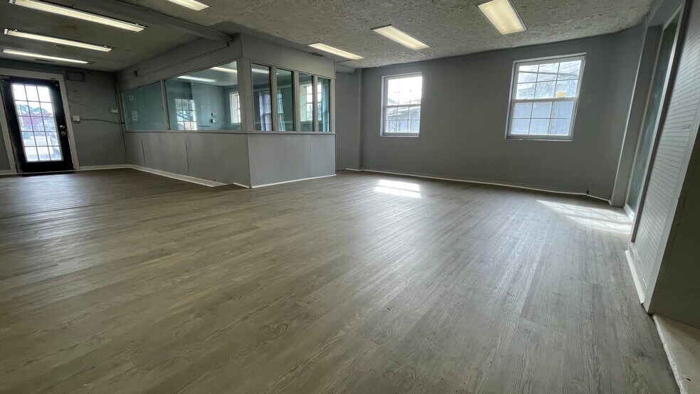 More Photos Of 507 Us-80 Hwy, Savannah Freestanding For Lease
