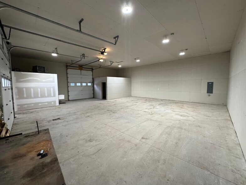 More Photos Of 9775 Industrial Drive: Unit 108, Horace Flex For Lease