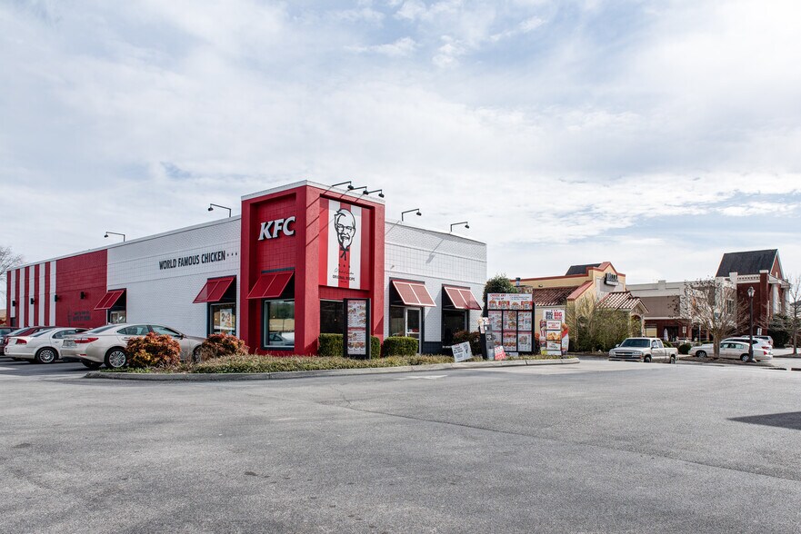 More Photos Of 911 Highway 321 N, Lenoir City Unknown For Lease