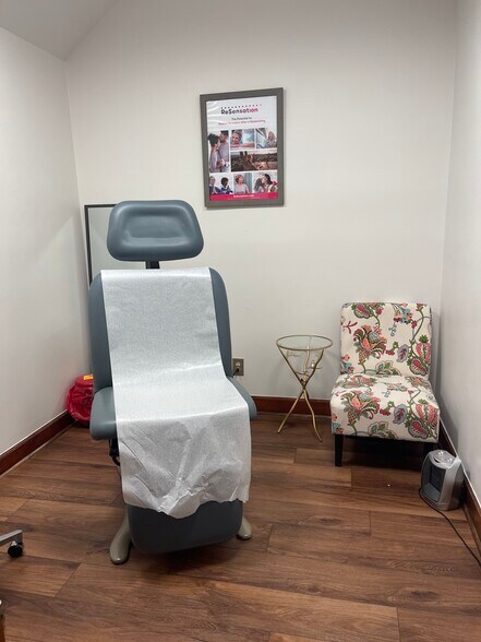 More Photos Of 1240 Hospital Dr, Mount Pleasant Medical For Lease