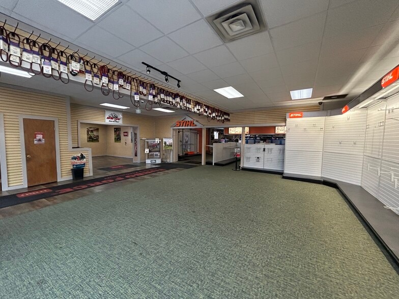 More Photos Of 30 South St, West Hartford Freestanding For Sale