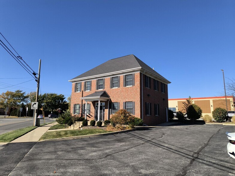 More Photos Of 9421 Joliet St, Saint John Medical For Lease