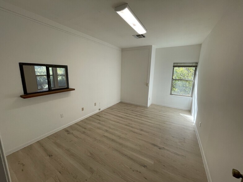 More Photos Of 4005 Spicewood Springs Rd, Austin Office For Sale