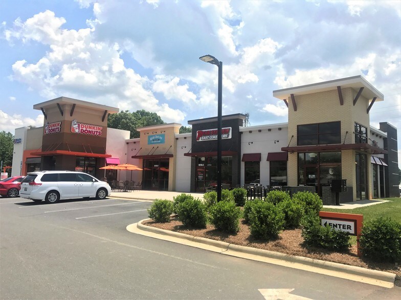 More Photos Of 19116 W Catawba Ave, Cornelius Fast Food For Lease