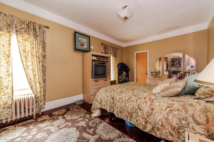 More Photos Of 720 Clarence Ave, Bronx Multifamily For Sale