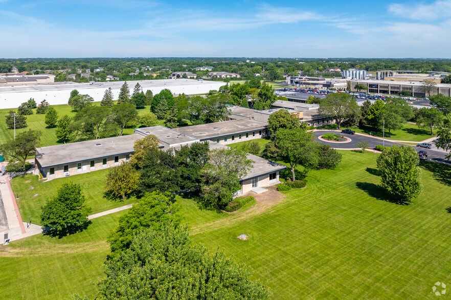 More Photos Of 2001 Marathon St, Neenah Apartments For Sale