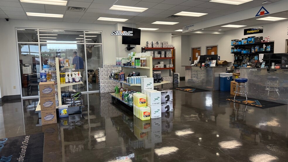 More Photos Of 4515 Sherwood Common Blvd, Baton Rouge Industrial For Lease
