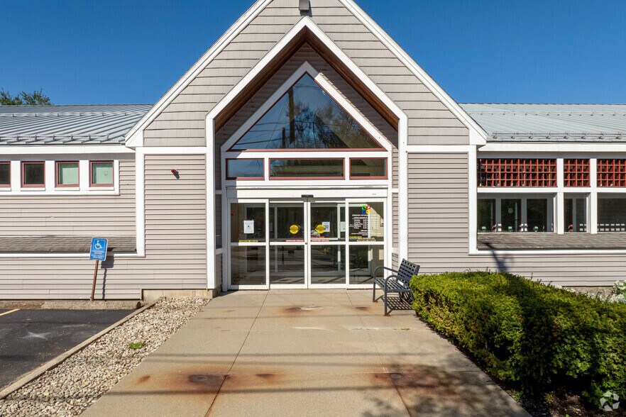 More Photos Of 407 E. Main, Spencer Medical For Lease