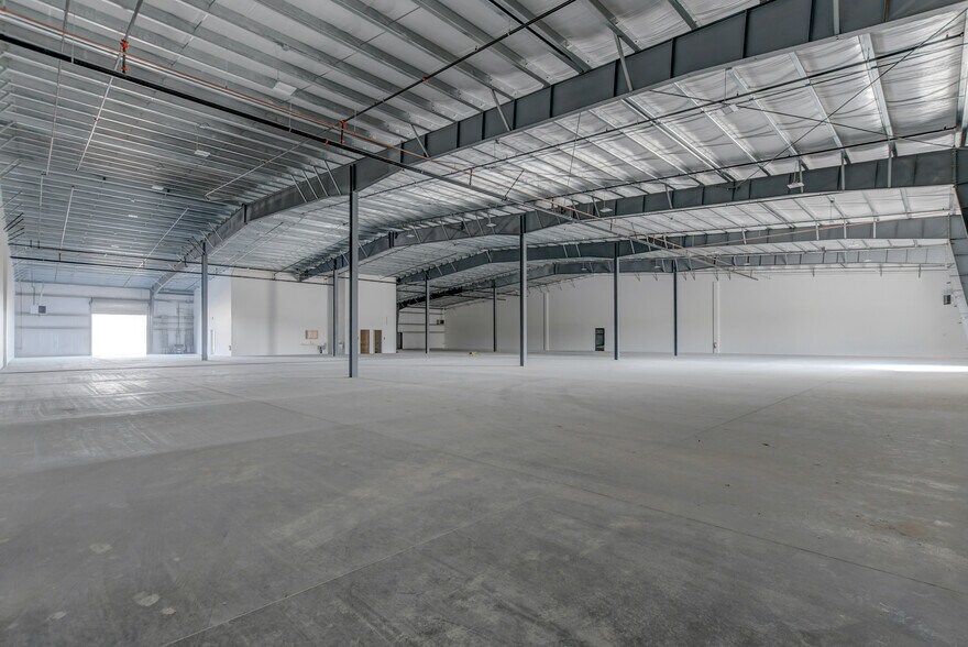 More Photos Of 2222 Cirrus Dr, Prescott Warehouse For Lease