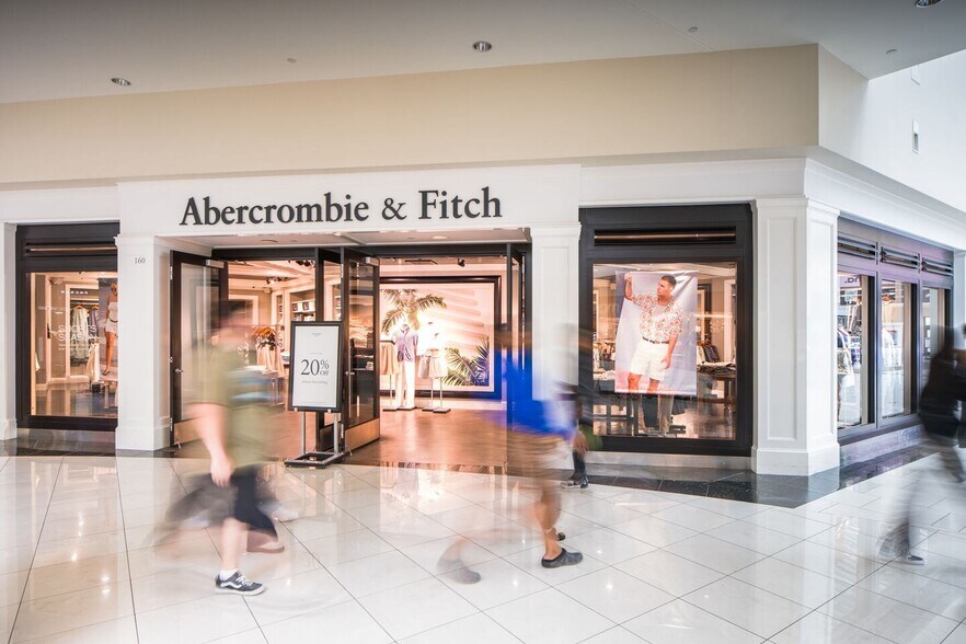 More Photos Of 9301 Tampa Ave, Northridge Unknown For Lease