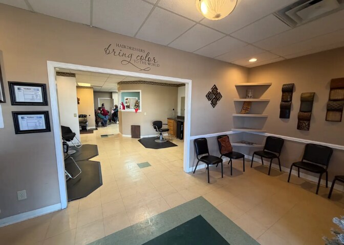 More Photos Of 203-215 Hunter Station Rd, Sellersburg Storefront Retail Office For Lease