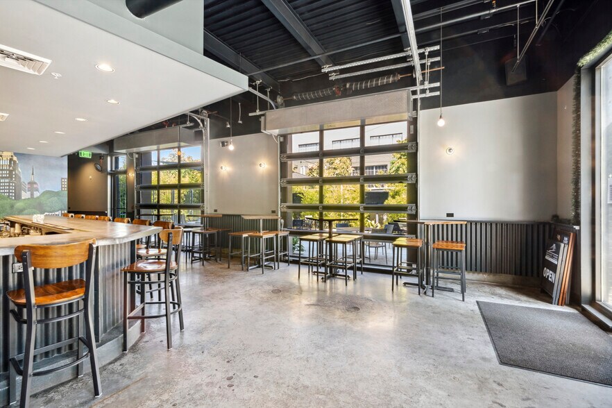 More Photos Of 1131 Tchoupitoulas St, New Orleans Storefront Retail Office For Sale