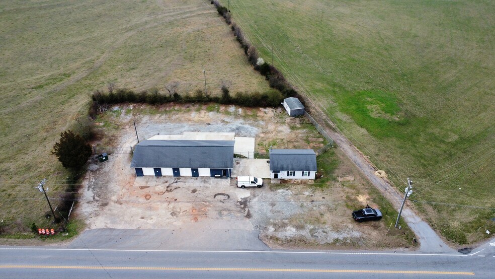 More Photos Of 1851 Easley Hwy, Pelzer Flex For Sale