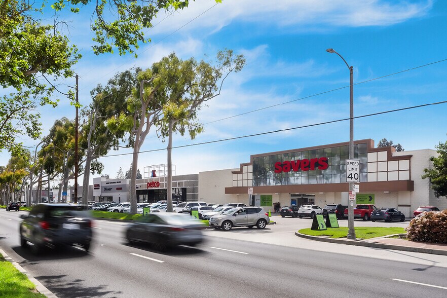 More Photos Of 5227 Lakewood Blvd, Lakewood General Retail For Sale
