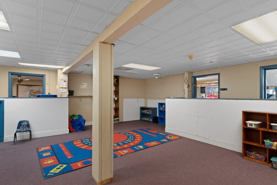 More Photos Of 639 NE 1st St, Crystal River Daycare Center For Sale