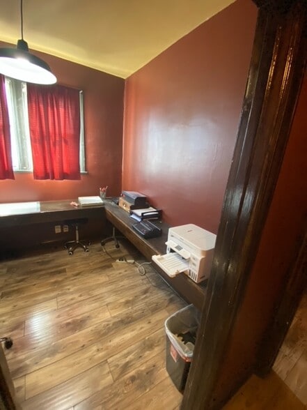 More Photos Of 7214-7218 Melrose Ave, Los Angeles Storefront Retail Office For Lease