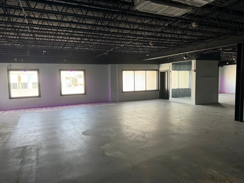 More Photos Of 546 Seabreeze Blvd, Daytona Beach Bar For Lease