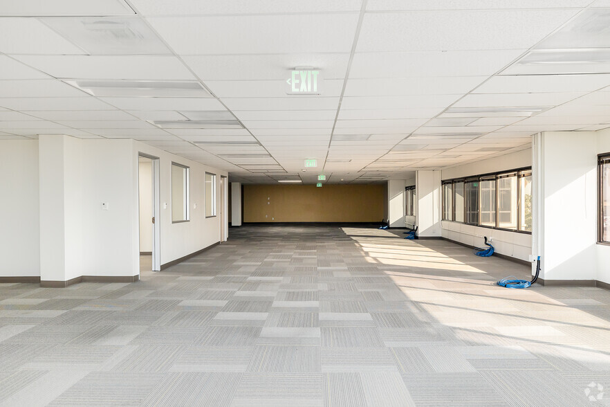 More Photos Of 5757 W Century Blvd, Los Angeles Unknown For Lease