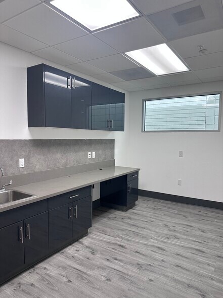 More Photos Of 8158 Beverly Blvd, Los Angeles Medical For Sale