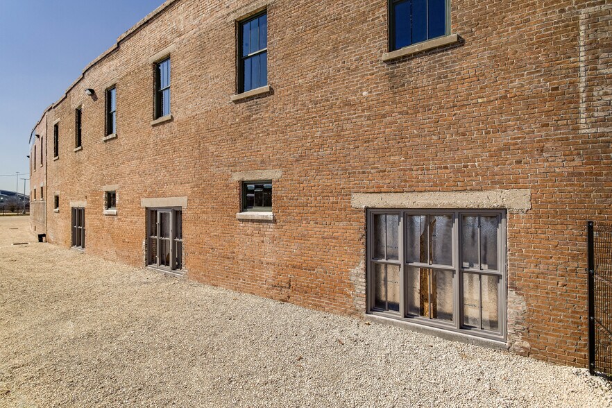 More Photos Of 2000 Nance St, Houston Loft Creative Space For Lease