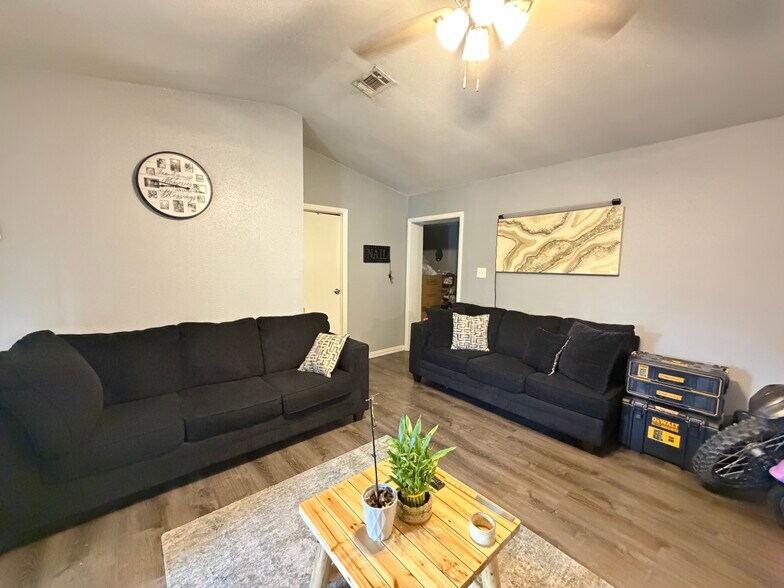 More Photos Of 1222 Jackson St, Red Oak Land For Sale