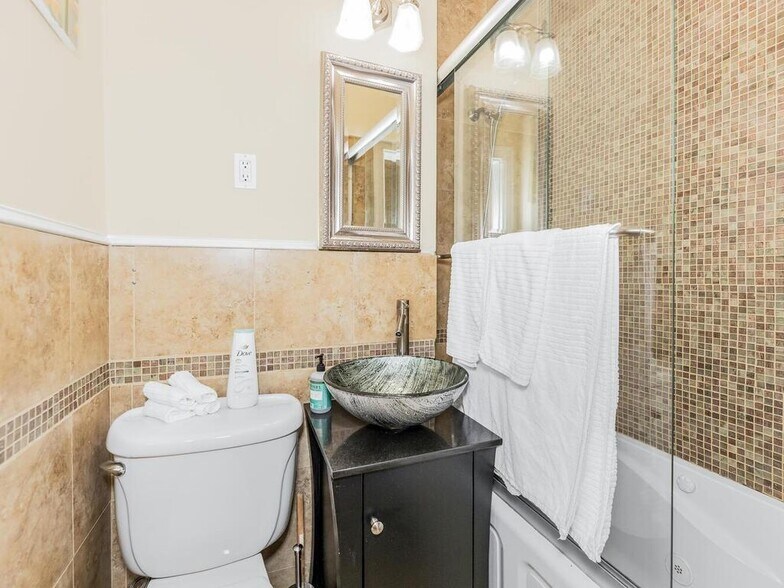 More Photos Of 113 E 39th St, New York Apartments For Sale