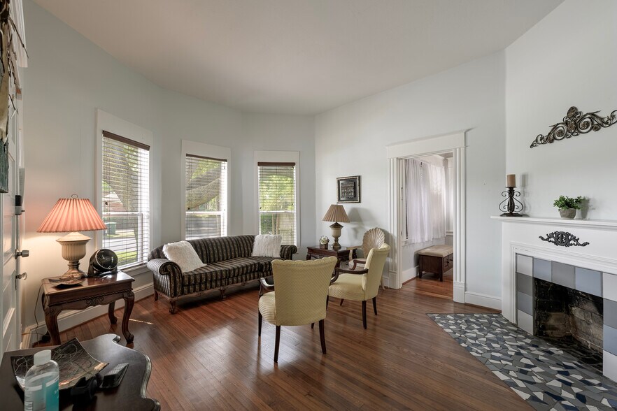 More Photos Of 3312 Crawford St, Houston Apartments For Sale