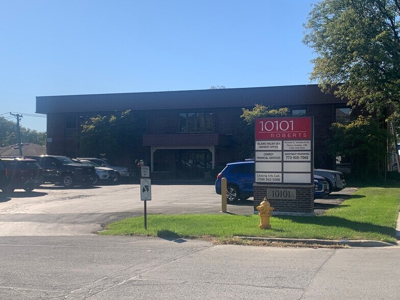 Primary Photo Of 10101 S Roberts Rd, Palos Hills Office For Sale