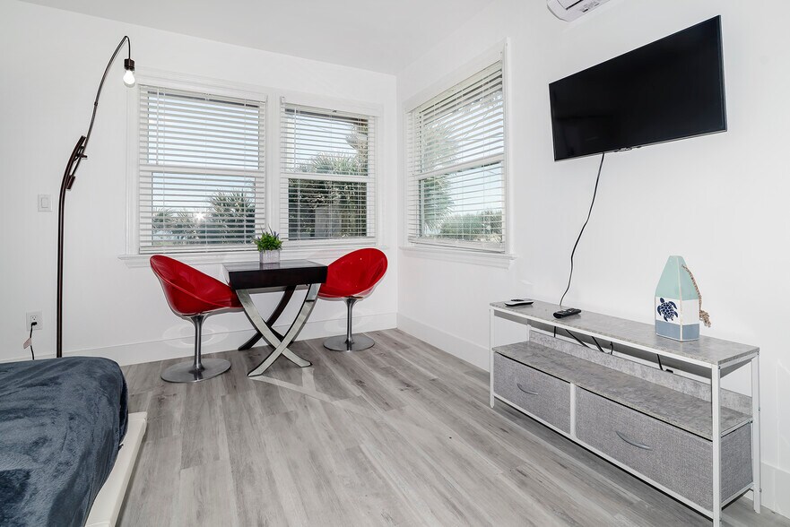 More Photos Of 2040 Ocean Shore Blvd, Ormond Beach Apartments For Sale