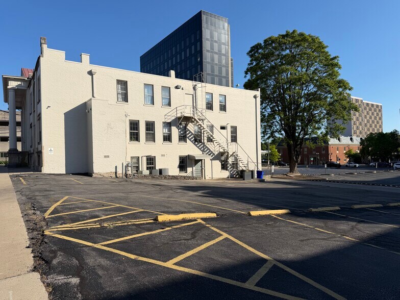 More Photos Of 266 E Short St, Lexington Storefront Retail Office For Sale