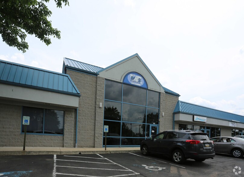 More Photos Of 225-233 S Broad St, Lansdale Office For Lease