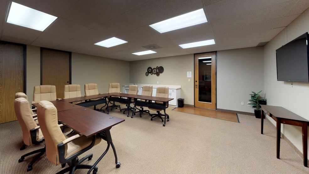 More Photos Of 2080 N State Highway 360, Grand Prairie Office Residential For Lease