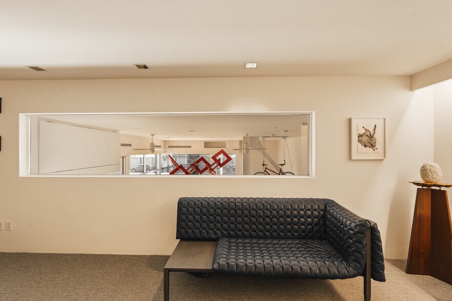 More Photos Of 610 Main St, Venice Office For Sale