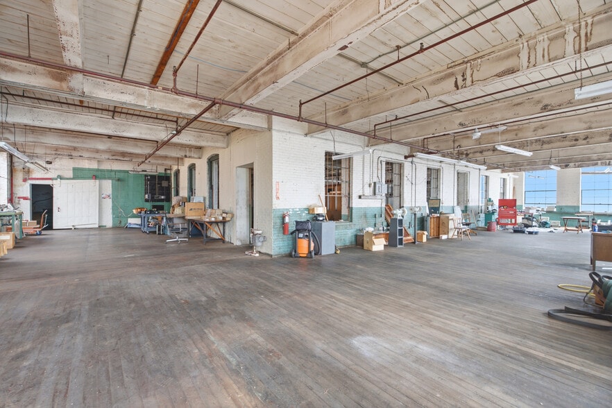 More Photos Of 59 Foundry St, Central Falls Manufacturing For Sale