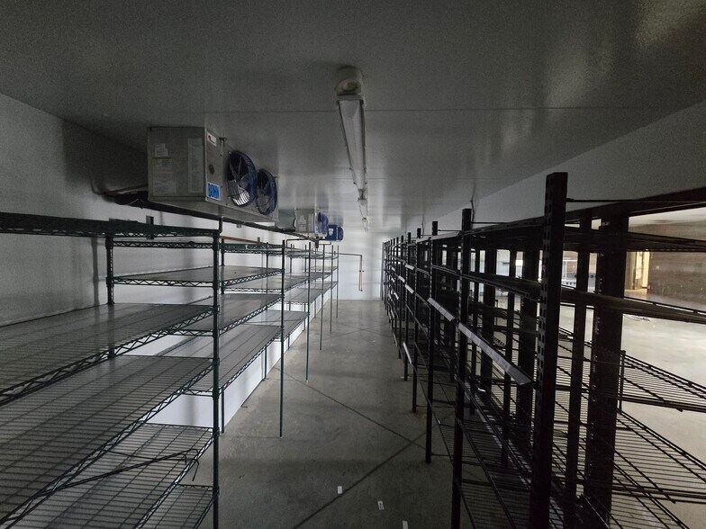 More Photos Of 2120 N Triumph Blvd, Lehi Service Station For Lease