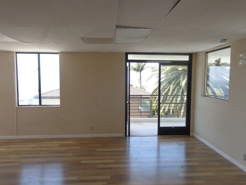 More Photos Of 1705 S Coast Hwy, Laguna Beach Storefront Retail Office For Lease