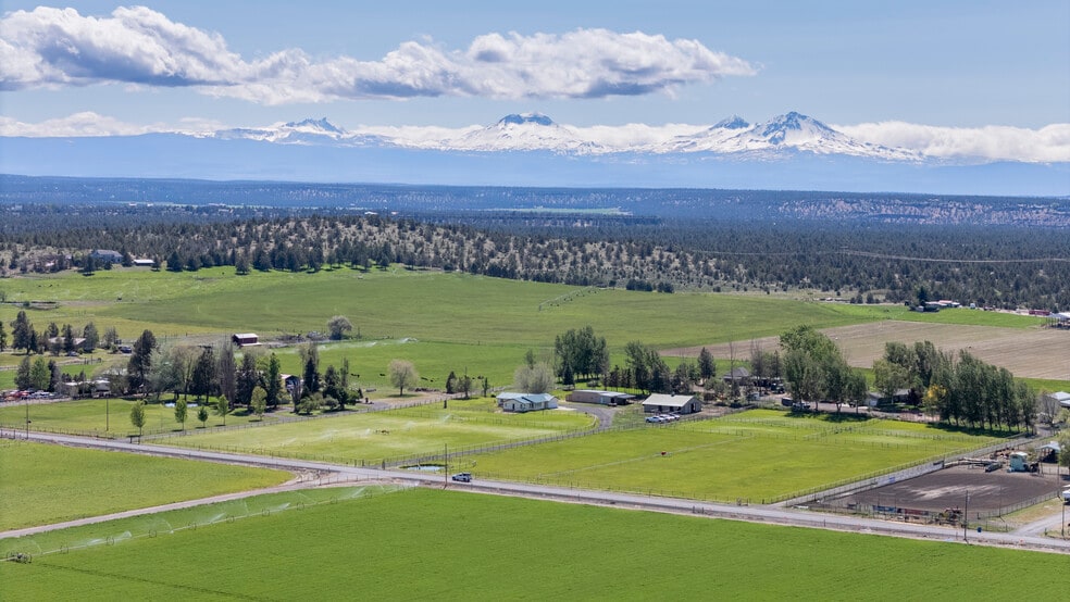 More Photos Of 9101 NW 31st St, Terrebonne Specialty For Sale