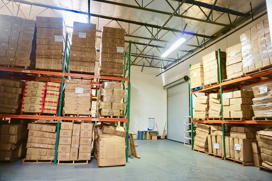 More Photos Of 16882 S Main St, Gardena Warehouse For Lease