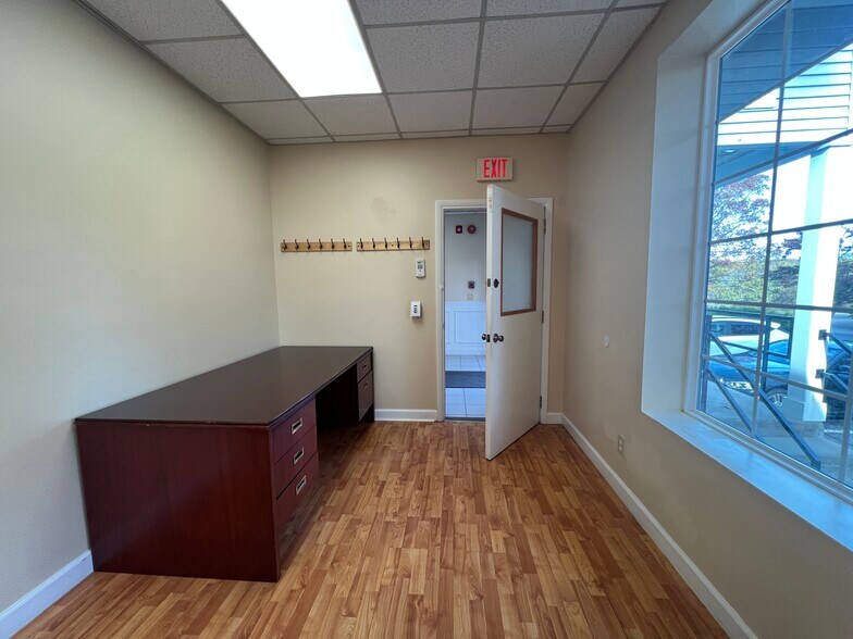 More Photos Of 887 Main St, Monroe Office Residential For Lease