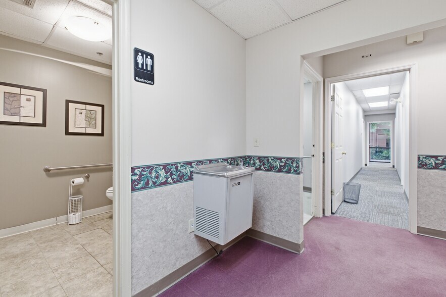 More Photos Of 104-176 Cude Ln, Madison Medical For Lease